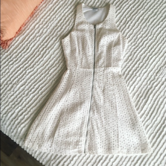 bebe Dresses & Skirts - ⭐️5/$25⭐️ Bebe Eyelet Zip-Front Dress